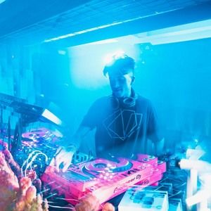 Meet your Posher, Reed